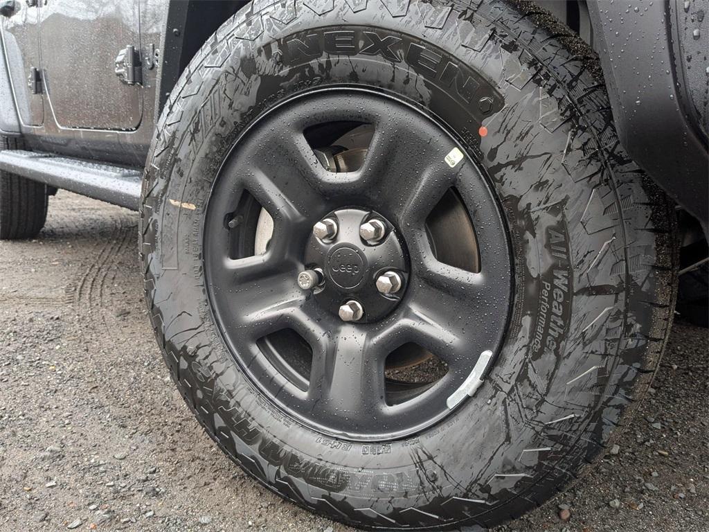 new 2025 Jeep Wrangler car, priced at $45,404