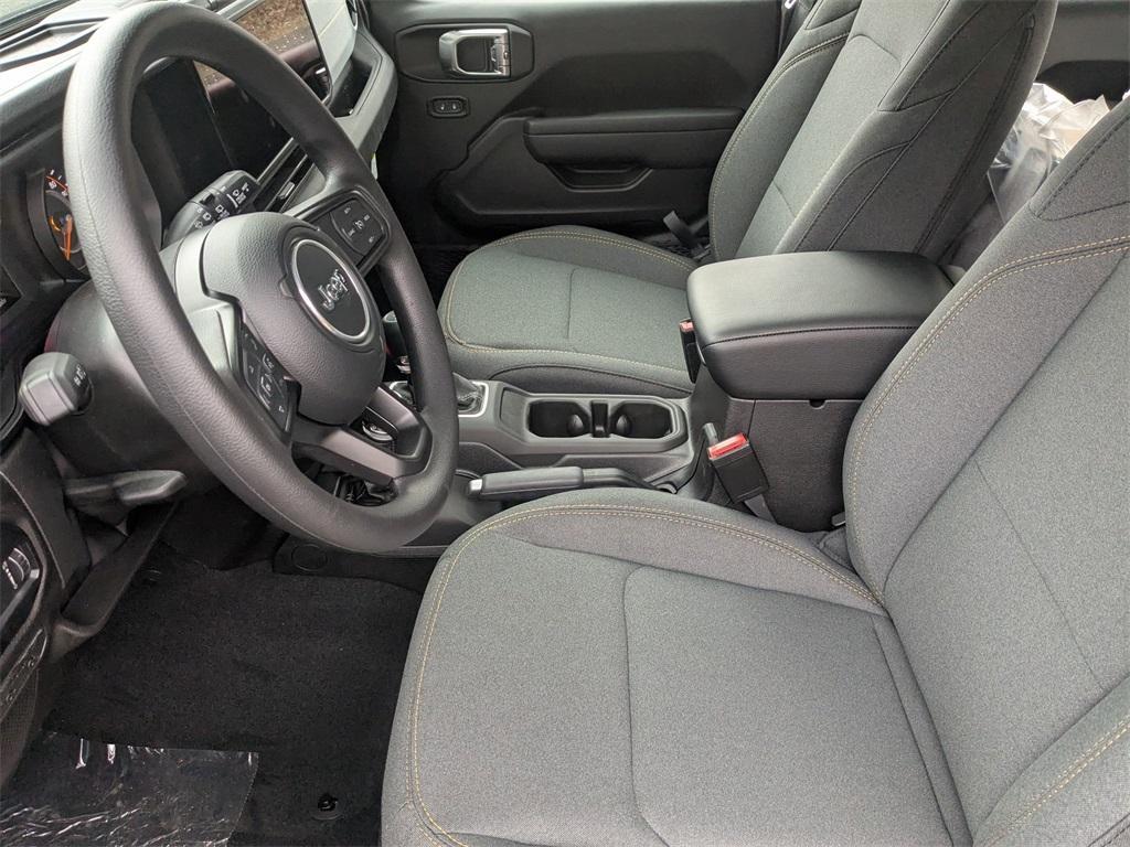 new 2025 Jeep Wrangler car, priced at $45,404