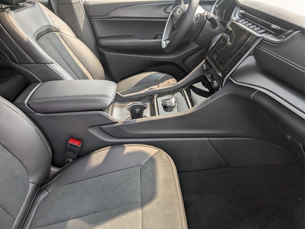new 2025 Jeep Grand Cherokee L car, priced at $45,622
