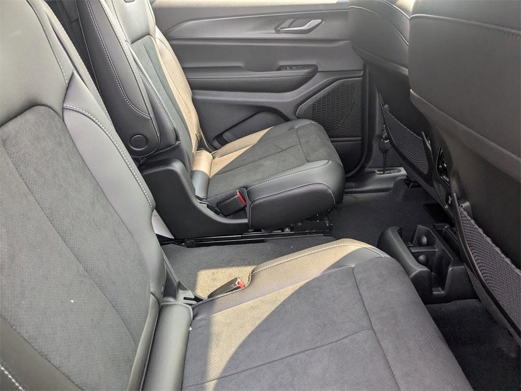 new 2025 Jeep Grand Cherokee L car, priced at $45,622
