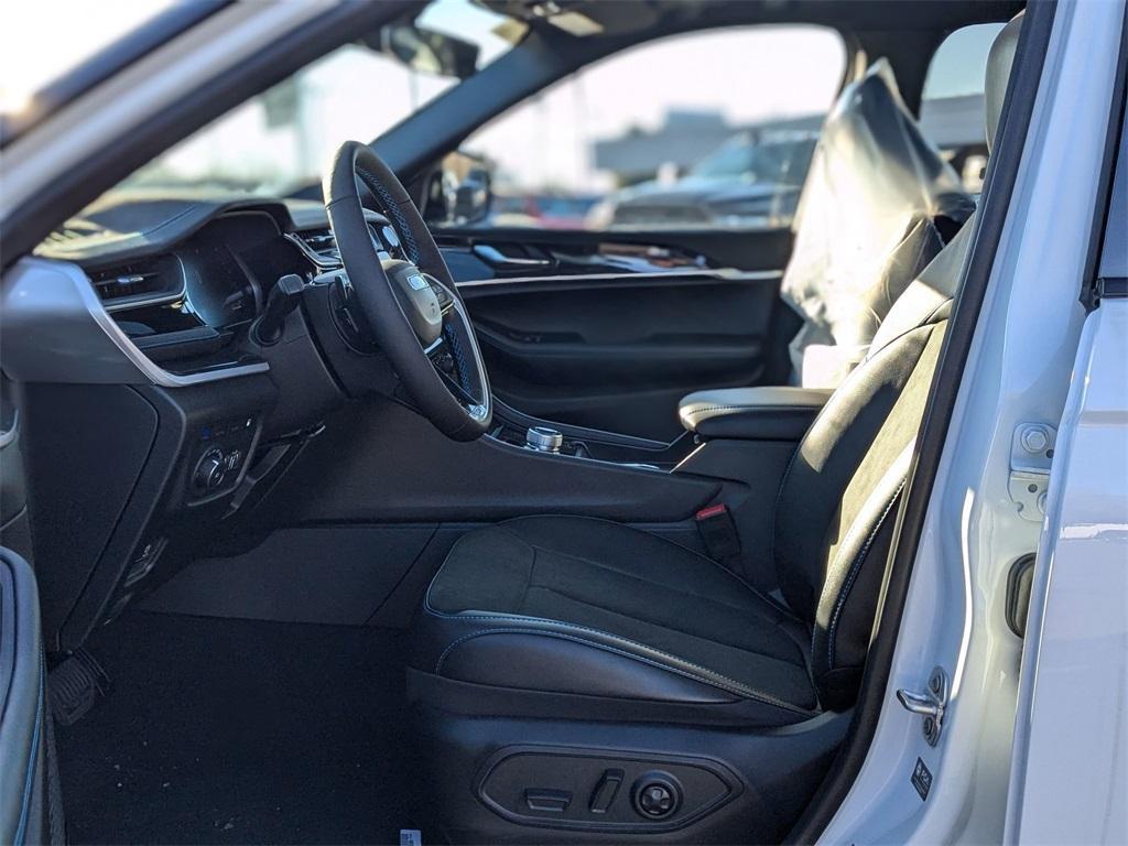 new 2024 Jeep Grand Cherokee 4xe car, priced at $55,661