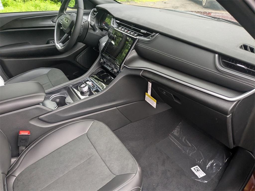new 2025 Jeep Grand Cherokee car, priced at $45,030