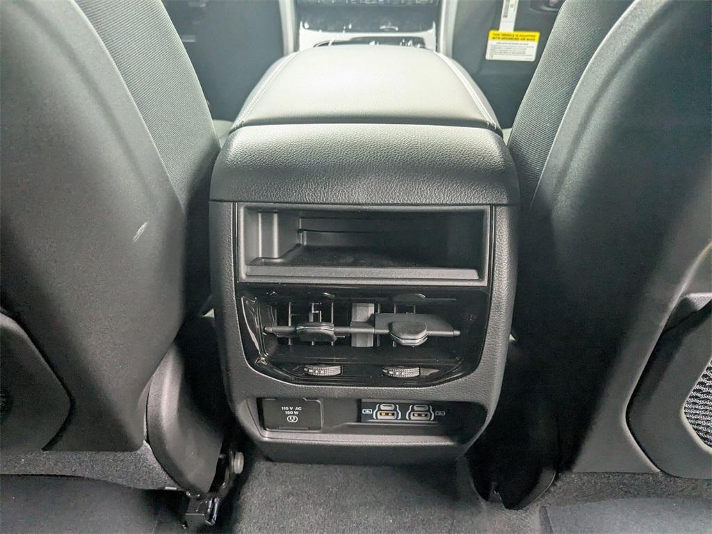 new 2025 Jeep Grand Cherokee car, priced at $45,030