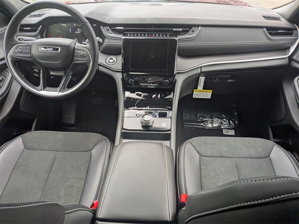 new 2025 Jeep Grand Cherokee car, priced at $45,030