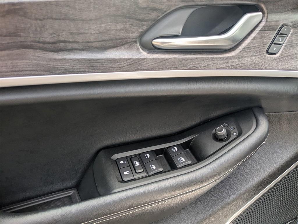 used 2021 Jeep Grand Cherokee L car, priced at $31,800
