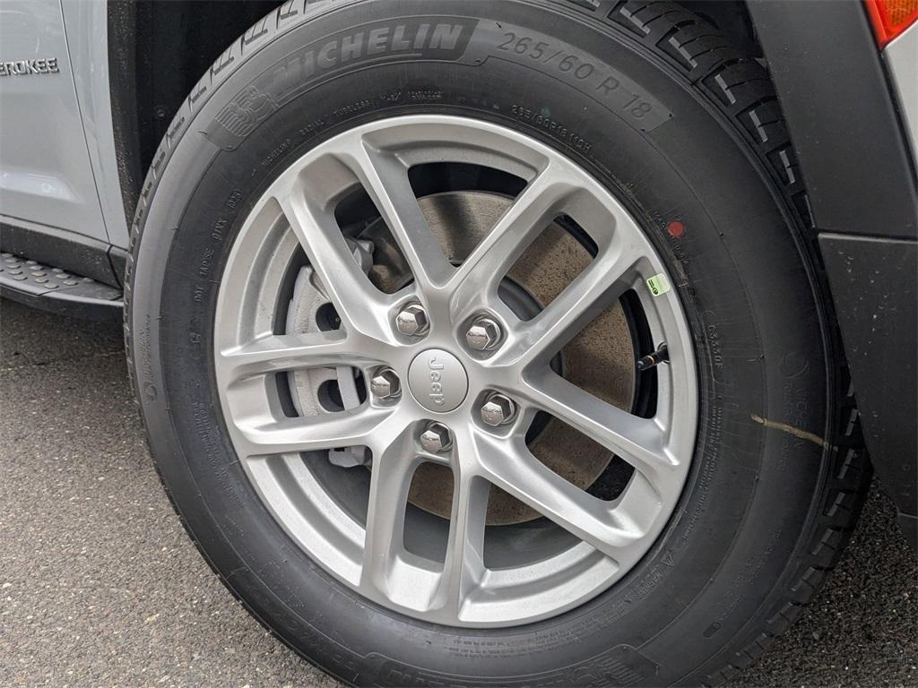 new 2025 Jeep Grand Cherokee L car, priced at $42,109