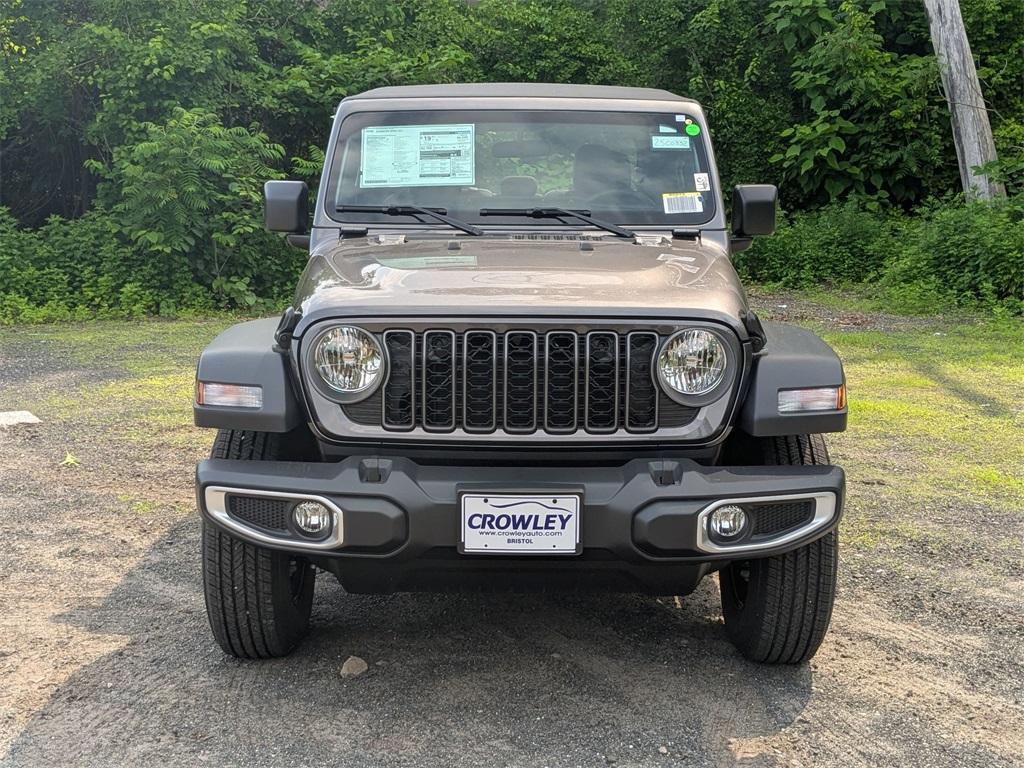 new 2025 Jeep Gladiator car, priced at $41,447