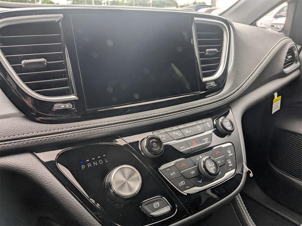 new 2025 Chrysler Pacifica car, priced at $51,449