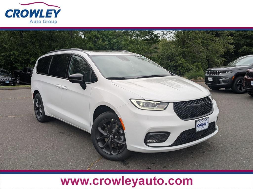 new 2025 Chrysler Pacifica car, priced at $51,449