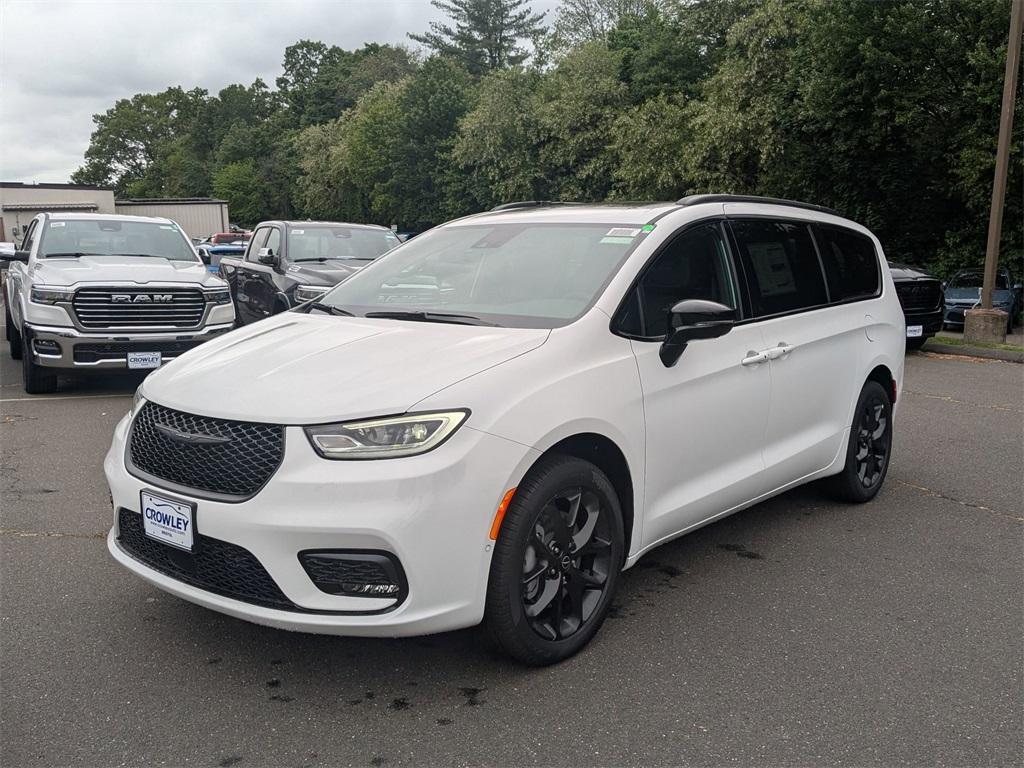 new 2025 Chrysler Pacifica car, priced at $51,449