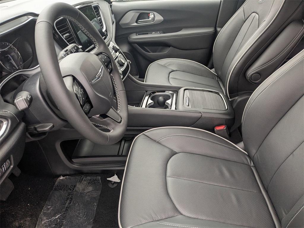new 2025 Chrysler Pacifica car, priced at $51,449