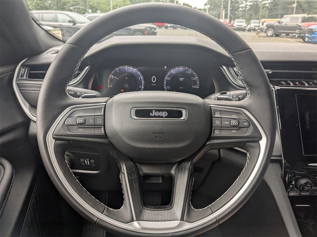 new 2025 Jeep Grand Cherokee car, priced at $43,500