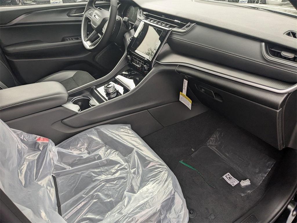 new 2025 Jeep Grand Cherokee car, priced at $43,500