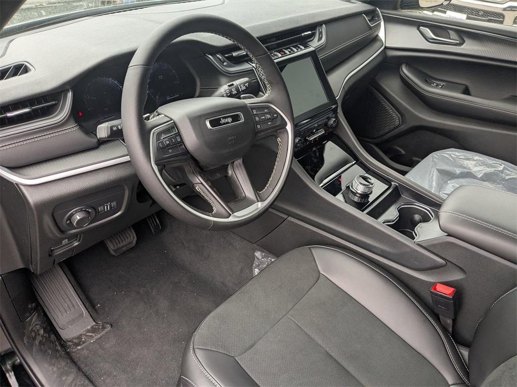 new 2025 Jeep Grand Cherokee car, priced at $43,500