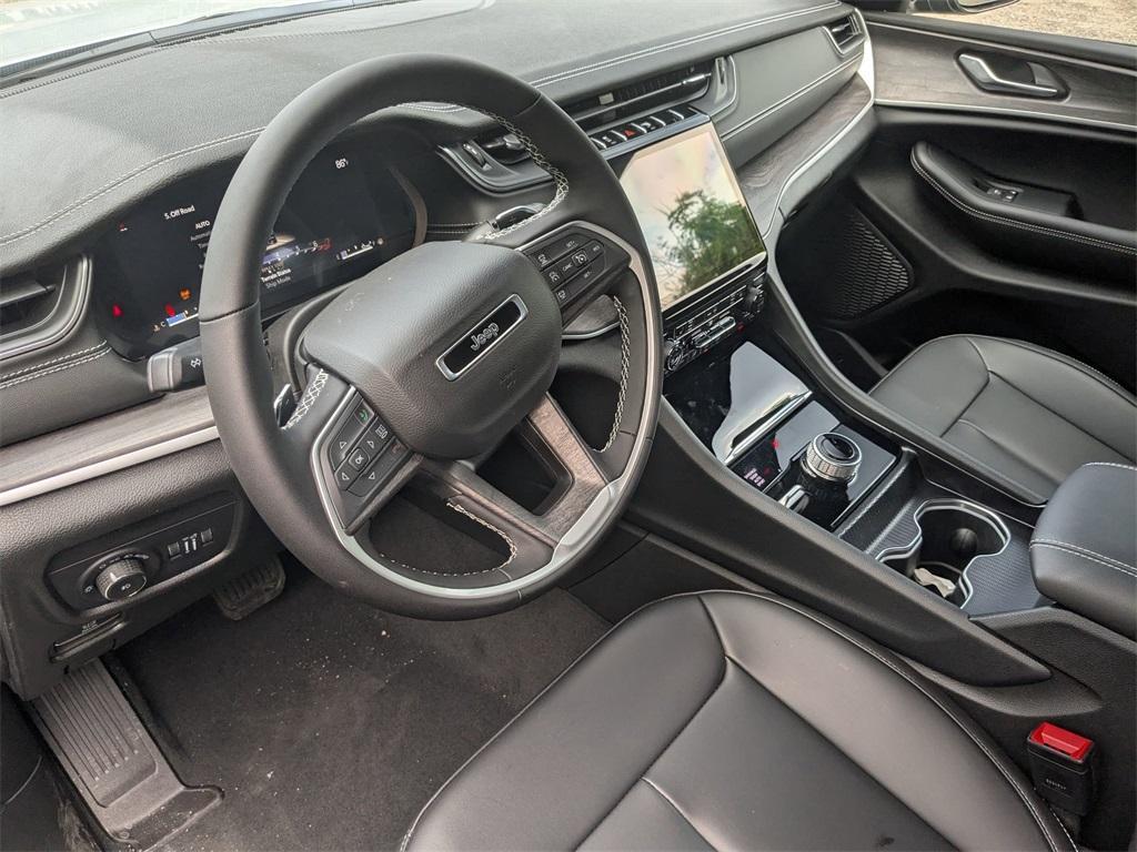 new 2025 Jeep Grand Cherokee car, priced at $44,581
