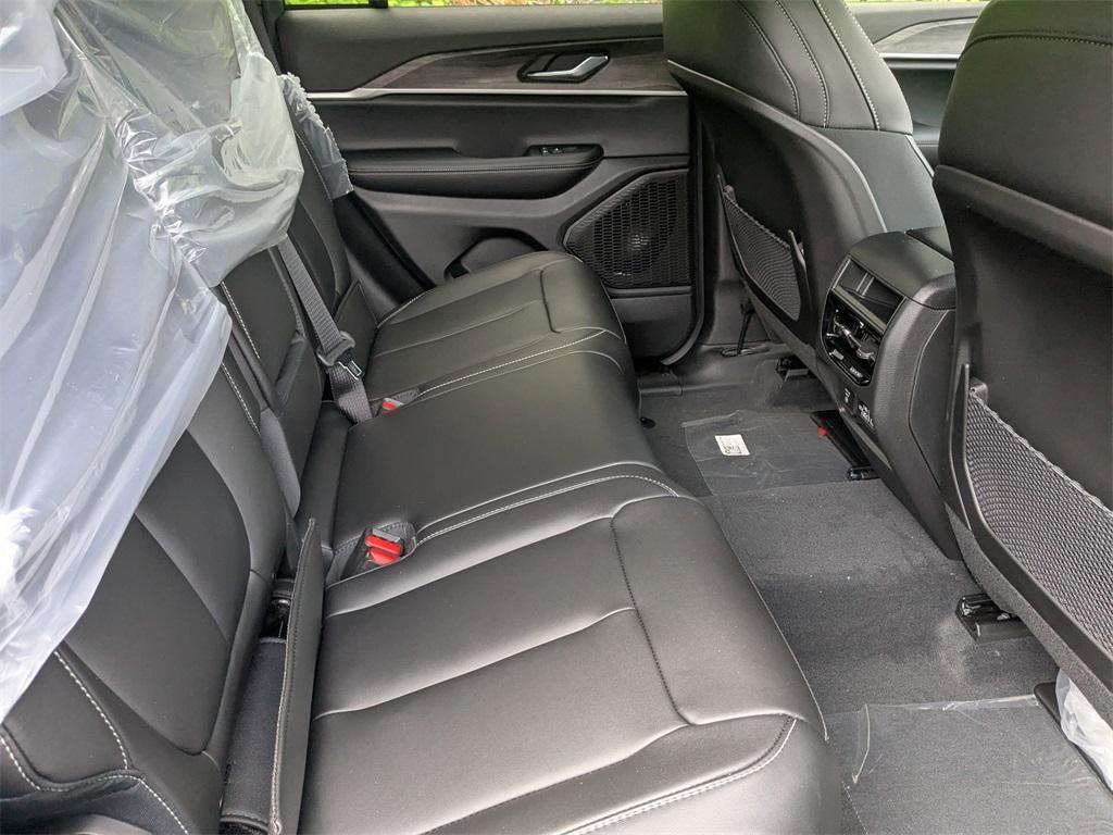 new 2025 Jeep Grand Cherokee car, priced at $44,581