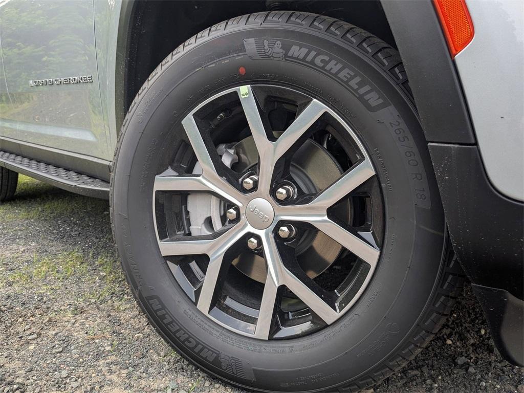 new 2025 Jeep Grand Cherokee car, priced at $44,581