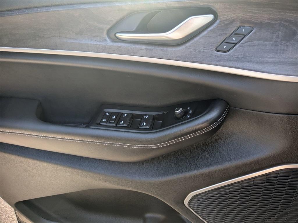 used 2022 Jeep Grand Cherokee car, priced at $31,780