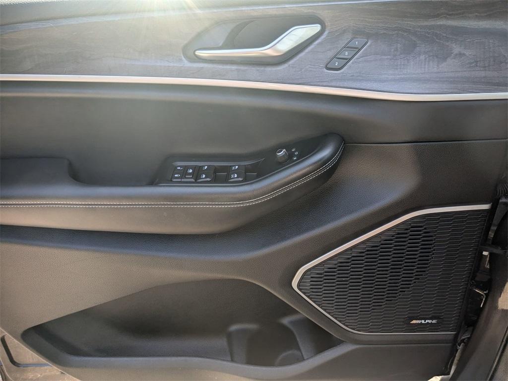 used 2022 Jeep Grand Cherokee car, priced at $31,780
