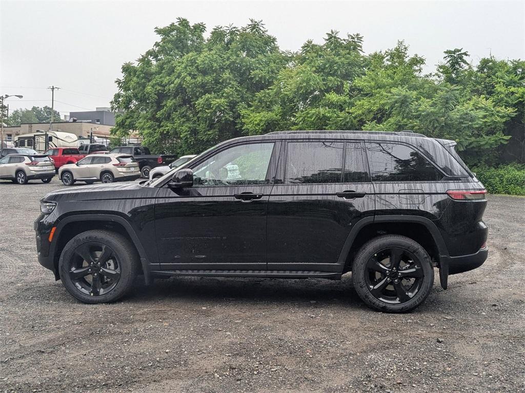 new 2025 Jeep Grand Cherokee car, priced at $45,455
