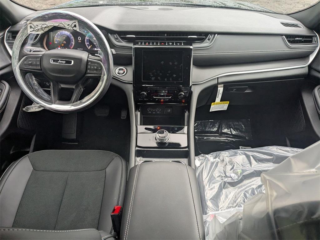 new 2025 Jeep Grand Cherokee car, priced at $45,455