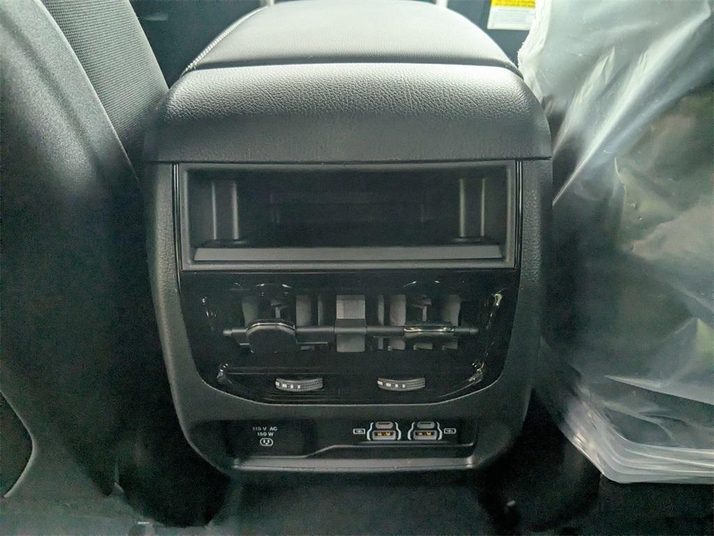 new 2025 Jeep Grand Cherokee car, priced at $45,455