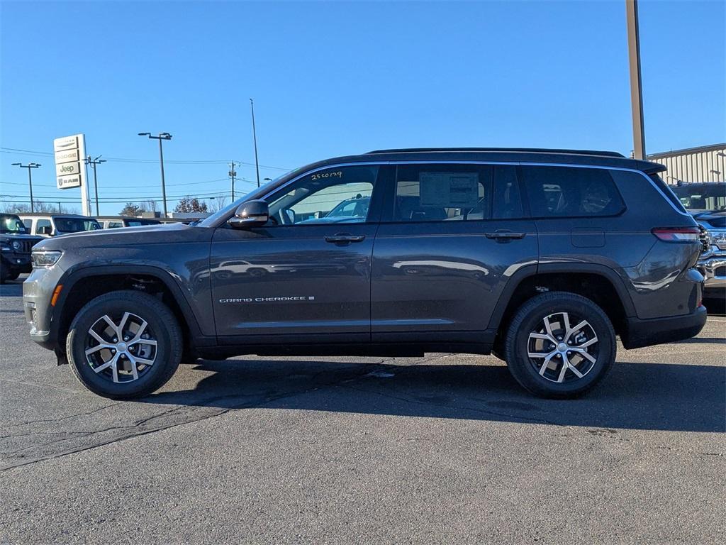 new 2025 Jeep Grand Cherokee L car, priced at $46,887