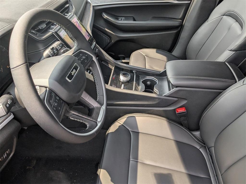 new 2025 Jeep Grand Cherokee car, priced at $45,406