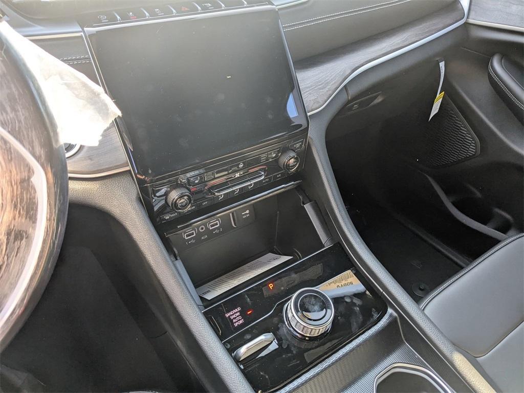 new 2025 Jeep Grand Cherokee L car, priced at $46,547