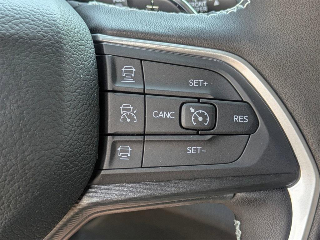 new 2025 Jeep Grand Cherokee car, priced at $43,100