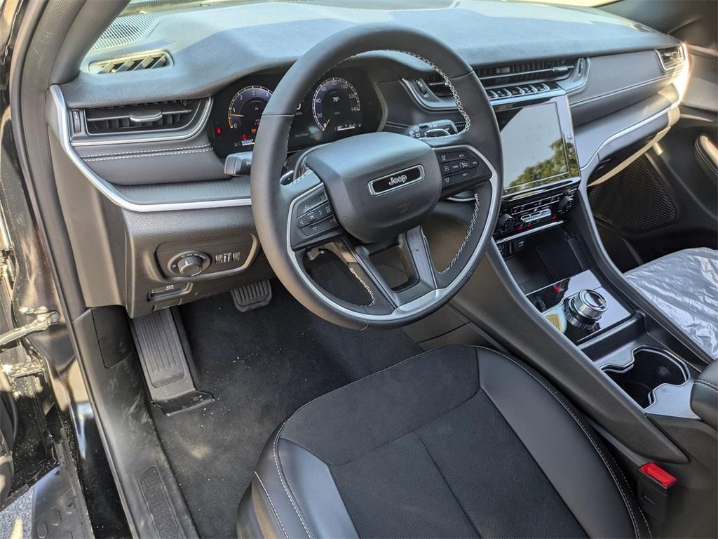 new 2025 Jeep Grand Cherokee car, priced at $43,100