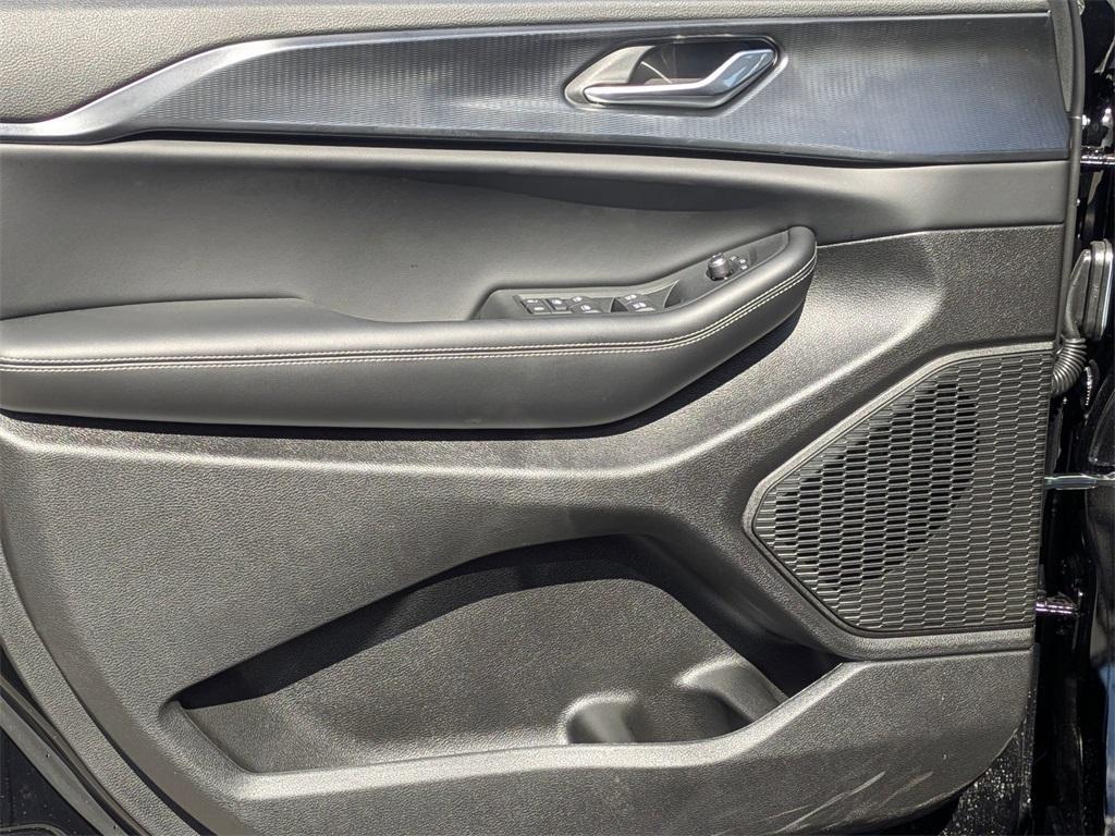 new 2025 Jeep Grand Cherokee car, priced at $43,100