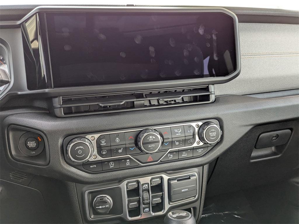 new 2025 Jeep Wrangler car, priced at $48,789