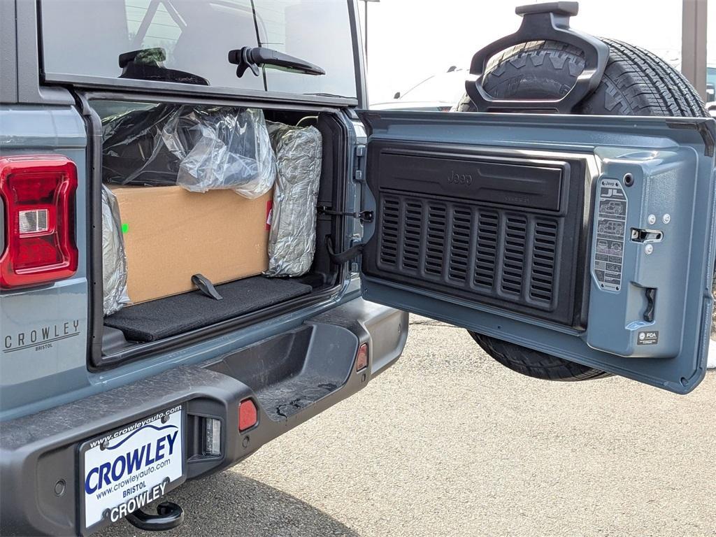 new 2025 Jeep Wrangler car, priced at $48,789