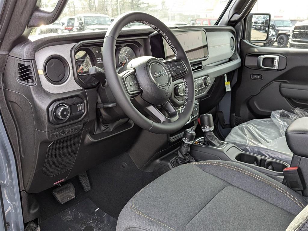new 2025 Jeep Wrangler car, priced at $48,789