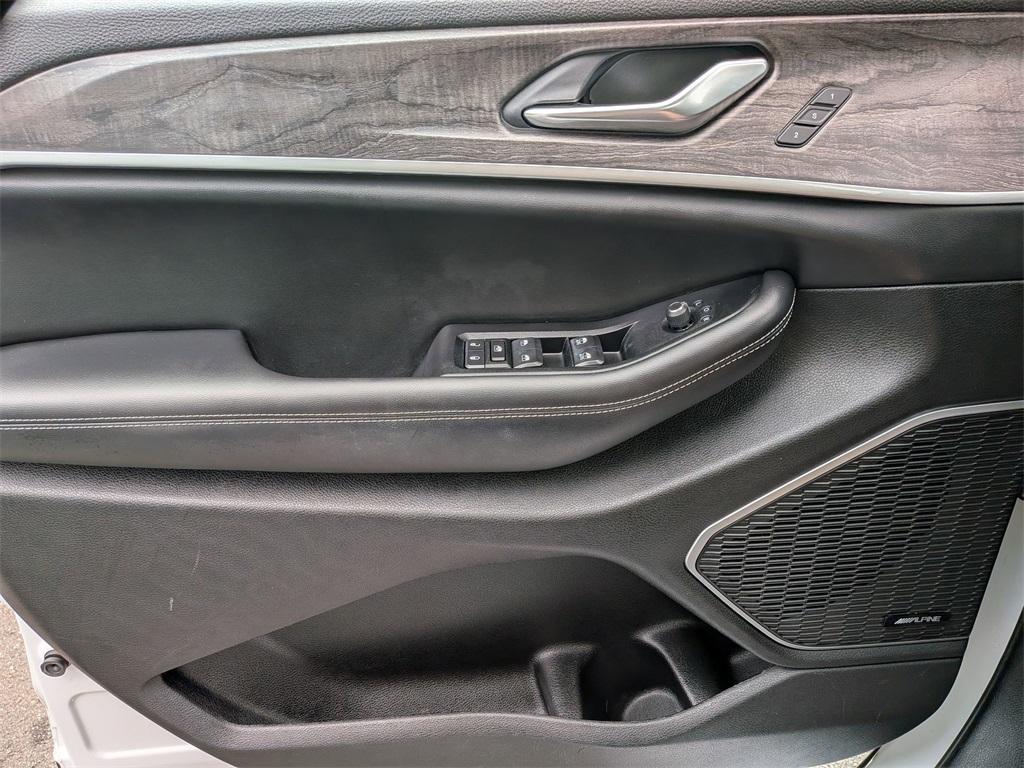 used 2022 Jeep Grand Cherokee car, priced at $30,900