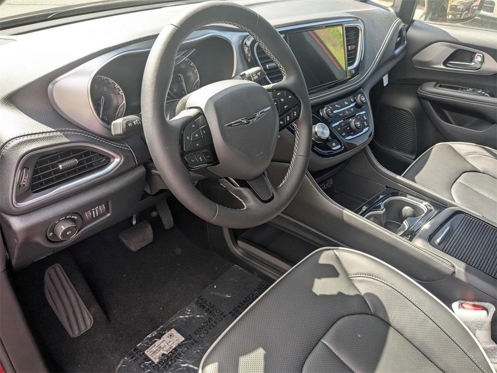 new 2025 Chrysler Pacifica car, priced at $50,264