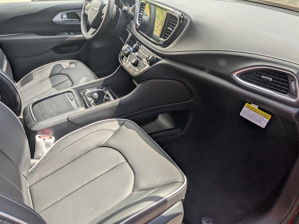 new 2025 Chrysler Pacifica car, priced at $50,264