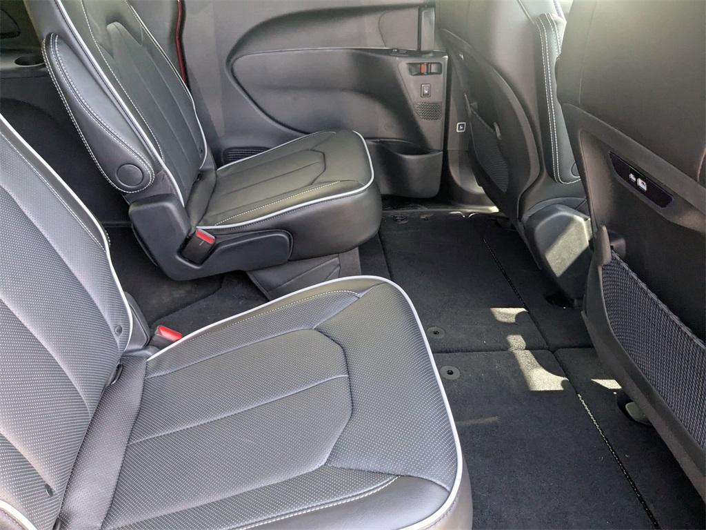 new 2025 Chrysler Pacifica car, priced at $50,264