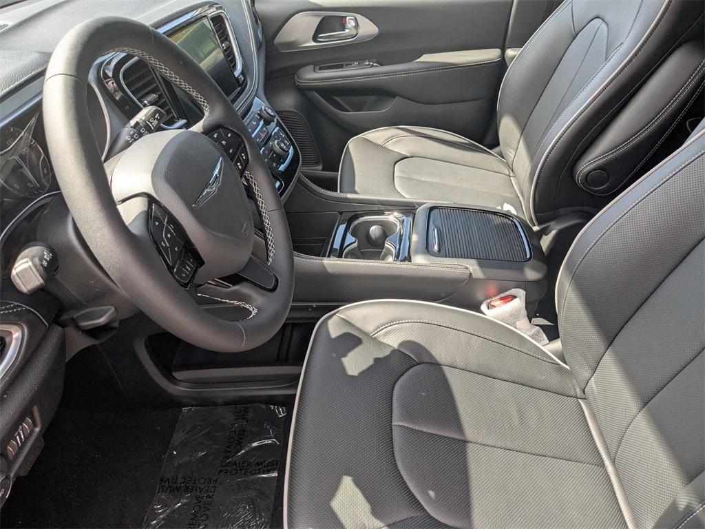 new 2025 Chrysler Pacifica car, priced at $50,264