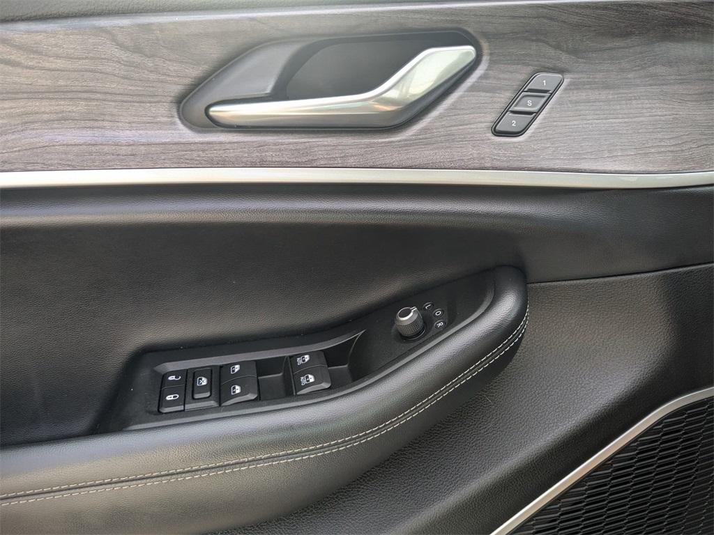 used 2021 Jeep Grand Cherokee L car, priced at $31,900