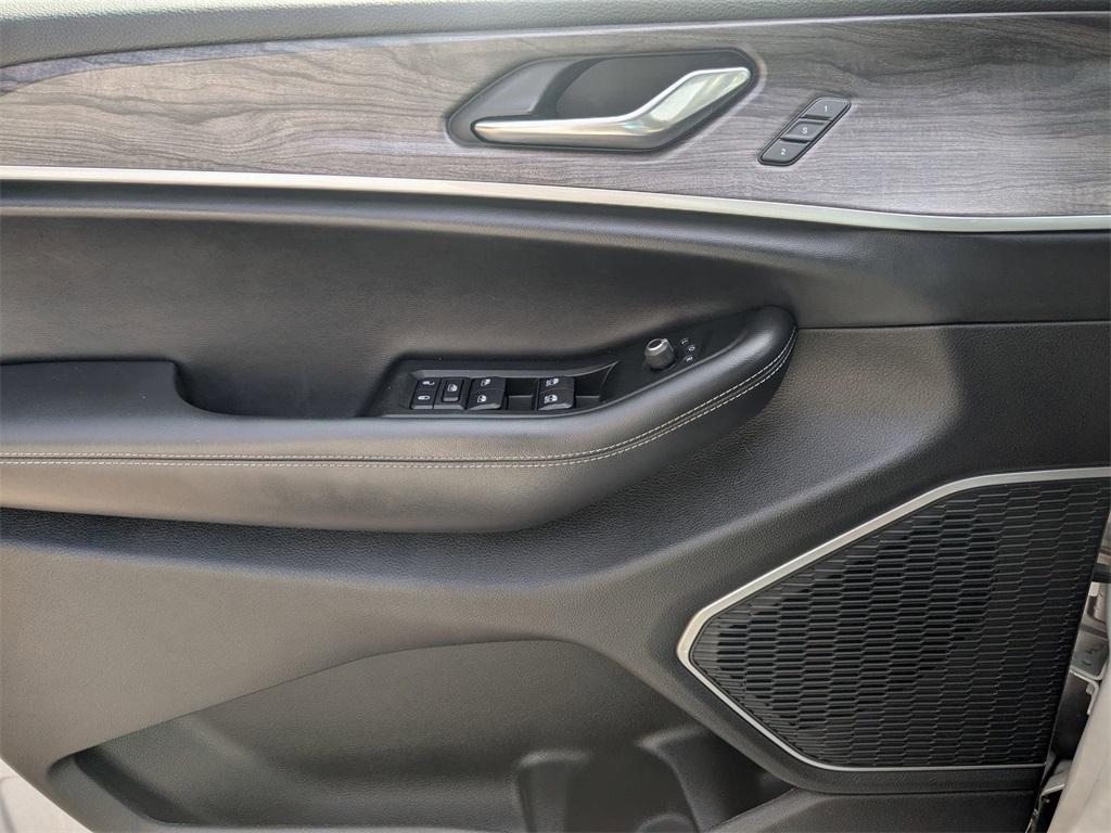 used 2021 Jeep Grand Cherokee L car, priced at $31,900