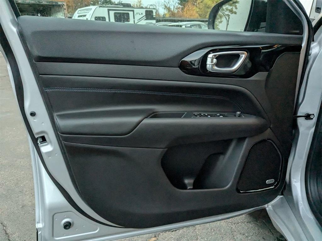 new 2025 Jeep Compass car, priced at $34,838