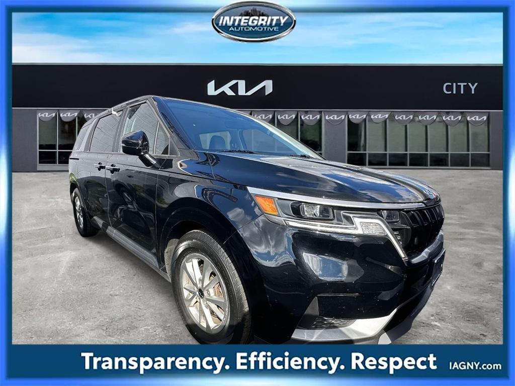 used 2023 Kia Carnival car, priced at $28,895
