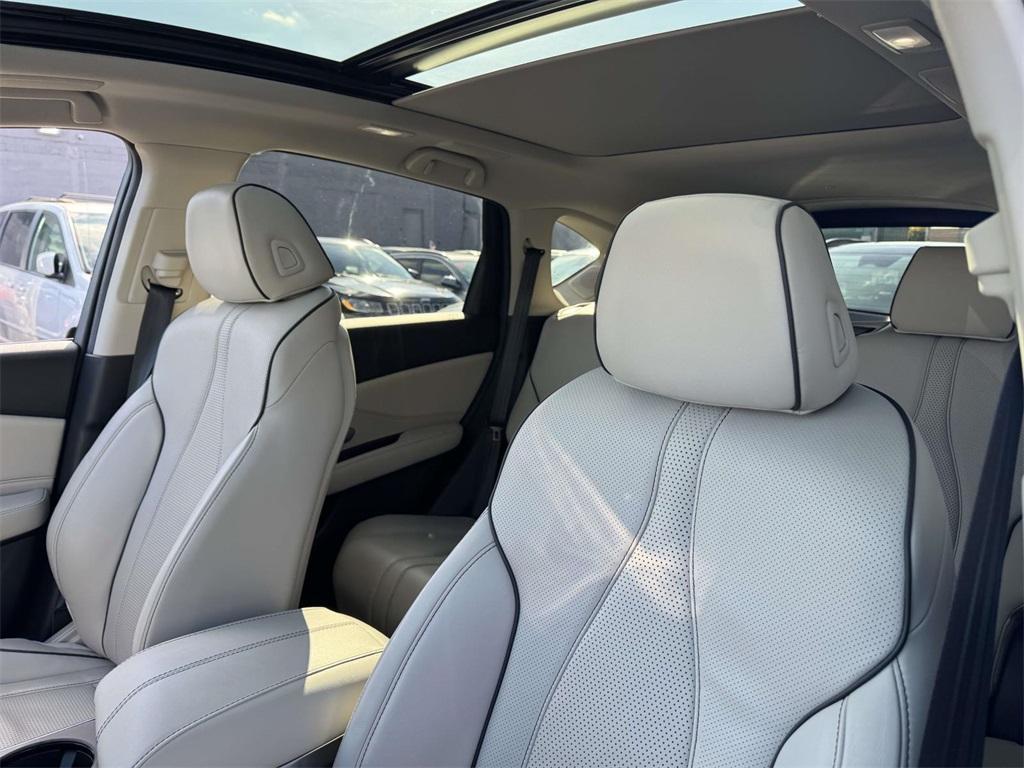 used 2025 Acura RDX car, priced at $43,489