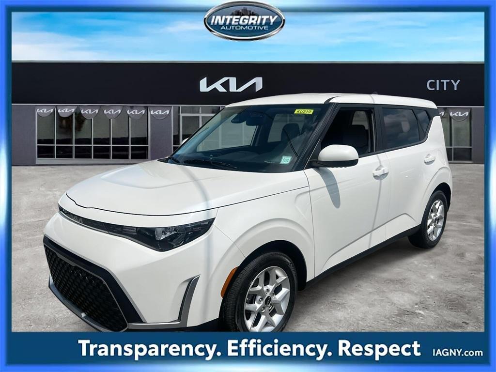 used 2023 Kia Soul car, priced at $17,998