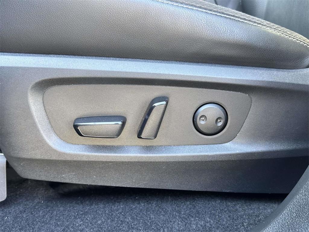 used 2022 Nissan Pathfinder car, priced at $27,995