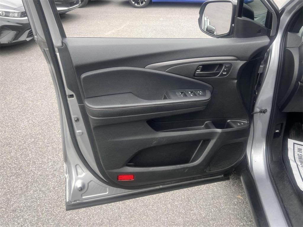 used 2022 Honda Pilot car, priced at $32,793