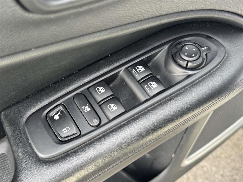 used 2018 Jeep Compass car, priced at $11,995