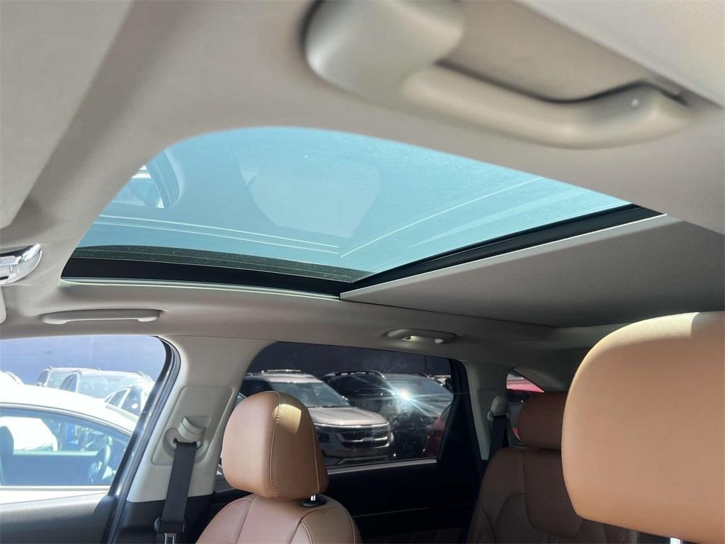 used 2022 Kia Sorento car, priced at $32,070